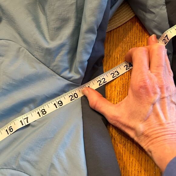 Mountain Hardwear Reversible Womens Puffer Jacket - Picture 4 of 4